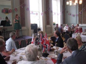 Singer at the tea